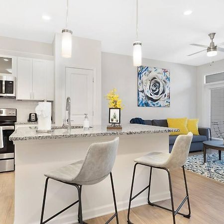 Stylish New Condo In Concord Exteriör bild